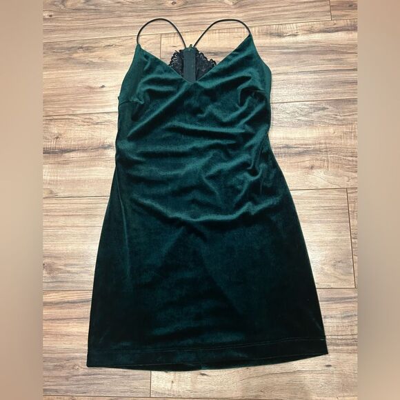 B.Darlin Green Velvet Dress, size 9/10 - Picture 1 of 4